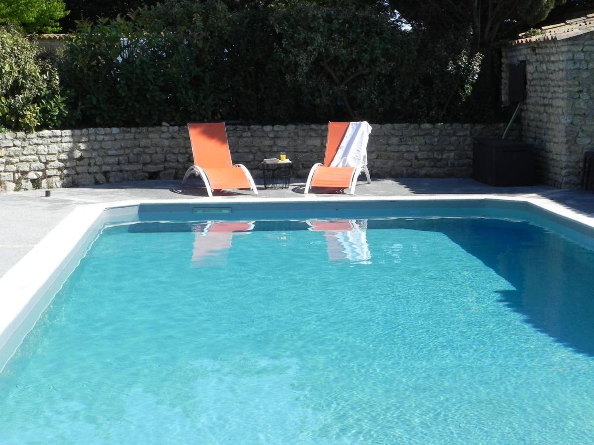 Villa Del Re 3 Face A La Piscine La Flotte Luaran gambar